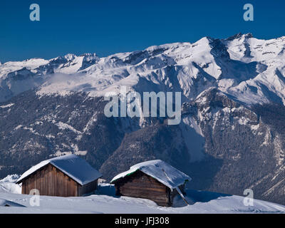 La neige aussi loin que l'oeil peut atteindre dans les Alpes Suisses Banque D'Images