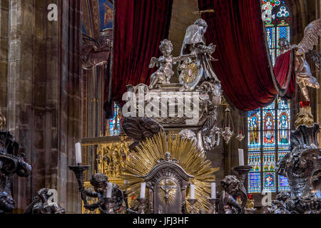 Tombe de Johann Nepomuk, La Cathédrale Saint-Guy, au château de Prague, Prague, République Tchèque, Europe Banque D'Images