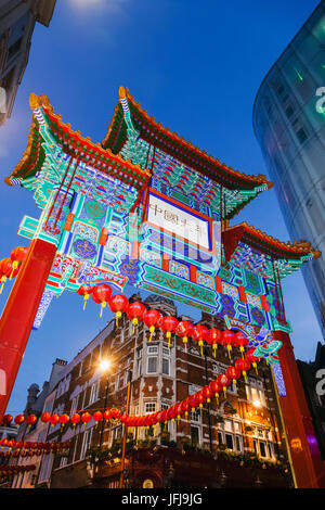 L'Angleterre, Londres, Soho, Leicester Square, Chinatown, le chinois Gate Banque D'Images