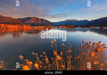 L'Europe, Italie, sebino parc naturel à l'aube, province de Brescia Banque D'Images