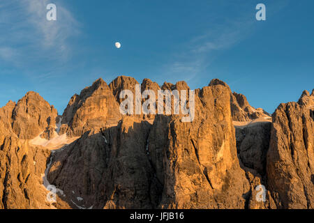 Sella, Dolomites, Tyrol du Sud, Italie, Alpenglow sur la Sella avec des pics de sas da Lech, Mèsules Ciamorces dai et Sas Banque D'Images