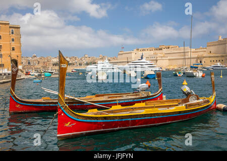 Malte, La Valette, 3-villes, Grand Harbour, yachts dans le port de Birgu, Banque D'Images