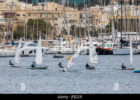 Malte, La Valette, voiliers, yachts dans le port de Marsamxett, Banque D'Images