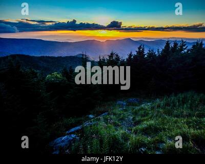 Vue panoramique au coucher du soleil au sommet du mont Mitchell Banque D'Images