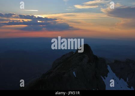 Vue depuis le Mont Santis vers le Mont Girenspitz. Scène d'été dans les Alpes suisses. Banque D'Images