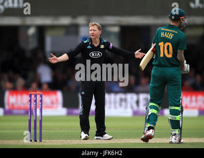 La Surrey Gareth Batty en vain appel pour le guichet de Dorset's Chris lu lors de la finale de la coupe d'une journée à Londres, du Seigneur. Banque D'Images