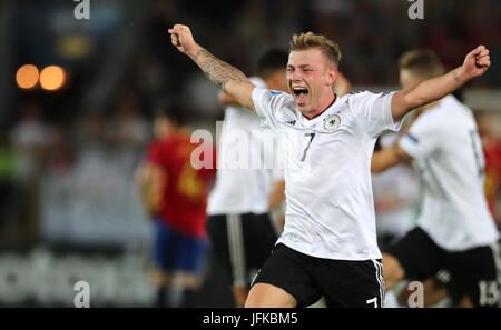 Cracovie, Pologne. 30 Juin, 2017. L'Allemagne Max Meyer célébrant la victoire au championnat d'Europe U21 dernier match entre l'Espagne et l'Allemagne à la Cracovia stadium à Cracovie, Pologne, 30 juin 2017. Photo : Jan Woitas/dpa-Zentralbild/dpa/Alamy Live News Banque D'Images