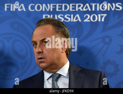 Saint-pétersbourg, Russie. 1er juillet 2017. La Russie. Saint-pétersbourg. 1 juillet 2017. Président de la Fédération de Football Union (RFU), vice-premier ministre de la Russie, Vitaly Mutko lors d'une conférence de presse après les résultats de la Coupe des Confédérations de la FIFA. Credit : Andreï Pronin/ZUMA/Alamy Fil Live News Banque D'Images