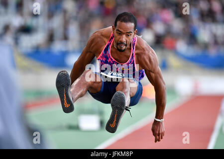 Paris. 1er juillet 2017. Christian Taylor, de l'United States fait concurrence au cours de la finale hommes triple saut de l'IAAF Diamond League meeting d'athlétisme à Paris, France le 1 juillet 2017. Christian Taylor a soutenu le titre avec 17,29 mètres. Crédit : Chen Yichen/Xinhua/Alamy Live News Banque D'Images