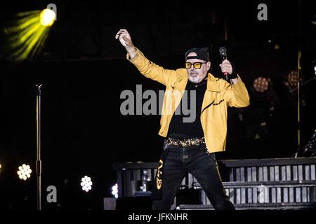 Modena, Italie 01 juillet 2017 Vasco Rossi live au Vasco Modena parc au parc d'Enzo Ferrari à Modène © Roberto Finizio / Alamy Live News Banque D'Images