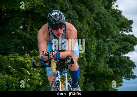 Byres Hill, East Lothian, Écosse, Royaume-Uni, 2 juillet 2017. Cycliste dans l'épreuve cycliste à Edinburgh Ironman 70.3 à Byres Hill, East Lothian, Écosse, Royaume-Uni Banque D'Images