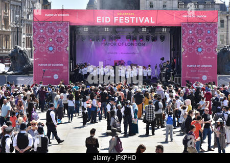 Trafalgar Square, Londres, Royaume-Uni. 2 juillet 2017. Eid festival est célébré à Londres, Trafalgar Square, célébrant la fin du Ramadan et du jeûne. Crédit : Matthieu Chattle/Alamy Live News Banque D'Images