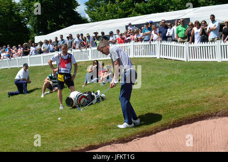 Celtic Manor, Newport, Wlaes, UK. 07 juillet, 2017. Peter Jones de Dragons' Den vu sur chipping green au Celtic Manor Celebrity Golf Cup à Newport au Pays de Galles Crédit : Robert Timoney/Alamy Live News Banque D'Images