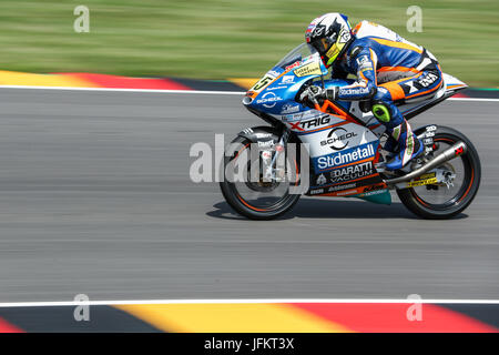 Hohenhstein-Ernstthal, Allemagne. 2 juillet, 2017. Philipp Oettl de Allemagne (Suedmetall Schedl GP Racing Team) en action lors de la course Moto3 au Grand Prix d'Allemagne de MotoGP sur le circuit de Sachsenring dans Hohenhstein-Ernstthal, Allemagne, 2 juillet 2017. Photo : Jan Woitas/dpa-Zentralbild/dpa/Alamy Live News Banque D'Images