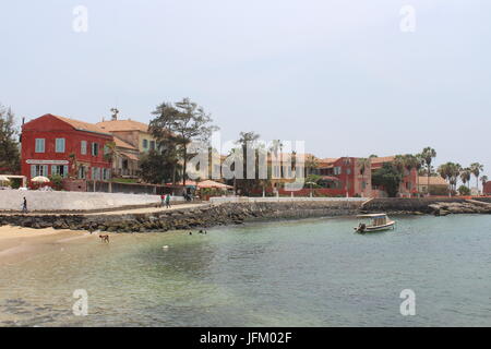 Plage sur l'île de Gorée tourné à partir du dock, en dehors de Dakar Banque D'Images