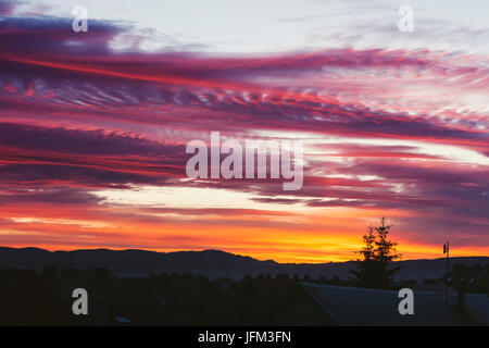 Coucher de soleil sur Island (Beskid Wyspowy Beskid silésien) montagnes dans le sud de la Pologne, pris dans Warsaw Banque D'Images