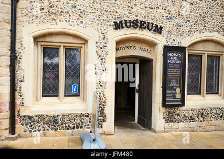 Moyses Hall Museum, l'une des dernières maisons normandes en Grande-Bretagne, Cornhill, Bury St Edmunds, Suffolk, UK Banque D'Images