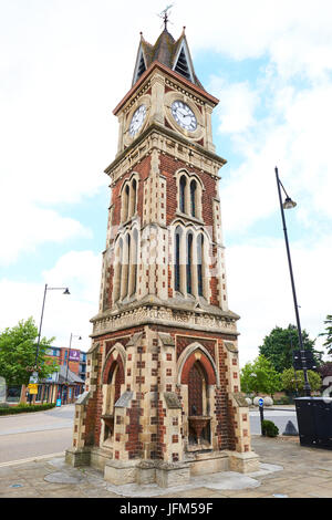 Tour de l'horloge construite en 1887 pour commémorer le Jubilé de diamant de la reine Victoria, High Street, Newmarket, Suffolk, UK Banque D'Images