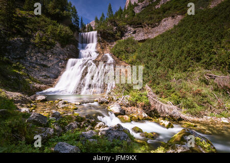 Sbarco di Fanes cascade, dans le parc naturel de l'Ampezzo Dolomites, Cortina d'Ampezzo, Belluno, Vénétie, Italie, Europe Banque D'Images