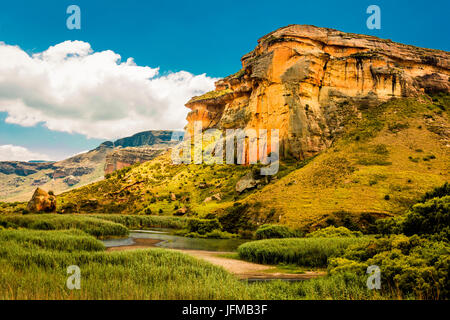 Golden Gate, Sud de l'Afrique, de grandes falaises sandtone au-dessus du barrage, Golden Gate Banque D'Images