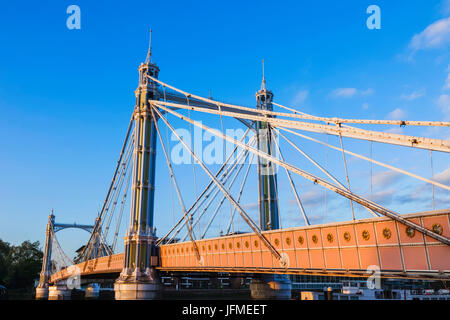 L'Angleterre, Londres, Chelsea, Albert Bridge Banque D'Images