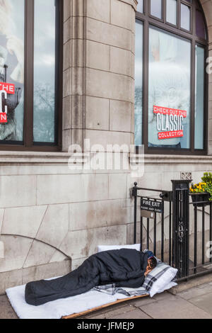 L'Angleterre, Londres, Piccadilly, Rough Sleeper Banque D'Images