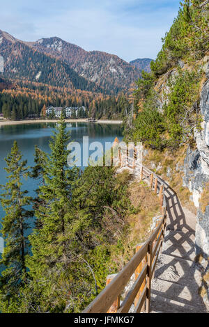 Lago di Braies, Prags Dolomites, Trentino-Alto Adige/Südtirol, Tyrol du Sud, Italie. Banque D'Images