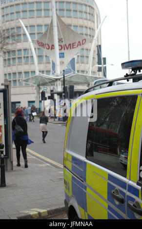 10 avril 2017 - Mercedes Vito fourgon de police stationné à Bridewell Street à Bristol, près de la station de police et Broadmead shopping centre Banque D'Images