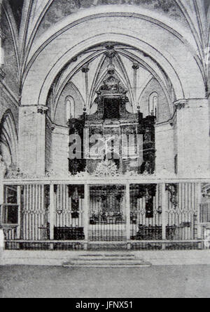 1920. Villena. Eglise de Santa María. L'intérieurapt Banque D'Images