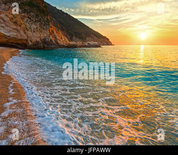 Coucher de Soleil Plage de Myrtos (Grèce, Céphalonie, Mer Ionienne). Banque D'Images