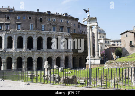 Théâtre de Marcellus l'ancien théâtre en plein air, à Rome, Italie Banque D'Images