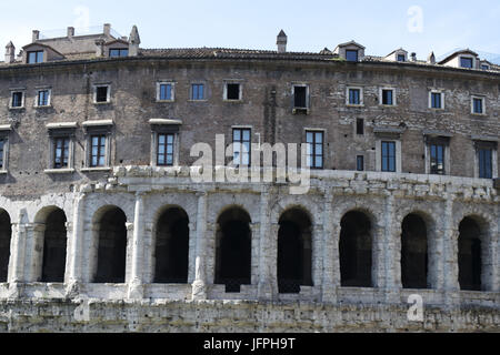 Théâtre de Marcellus l'ancien théâtre en plein air, à Rome, Italie Banque D'Images