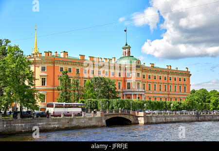 Saint Petersburg, Russie - le 23 juin 2017 : Saint Michael's Castle, de la Rivière Fontanka Banque D'Images