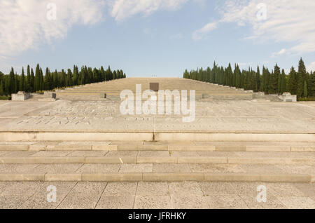 Une vue générale du Mémorial de Redipuglia,la première mémorial dédié aux soldats tombés au cours de la première Banque D'Images