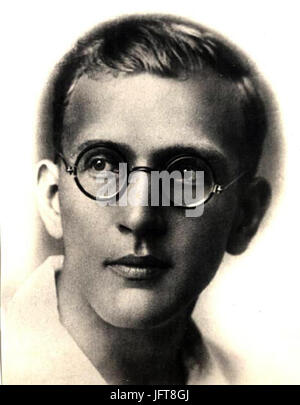 Ce titre semble être en cyrillique et peut se rapporter à un texte historique ou culturel. Il représente probablement une œuvre ou un document important provenant d'un contexte slave ou d'Europe de l'est, possiblement d'une valeur littéraire ou historique. Banque D'Images