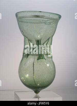 Angster (guttrolf), Frankish, Oberflacht, tombe 125, 6ème-7ème siècle, verre - Landesmuseum Württemberg, Stuttgart - Allemagne - DSC03357 Banque D'Images