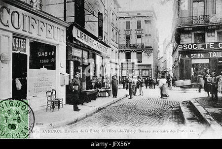 Avignon Place de l'horloge rue Saint-Agricol rue de la République photo prise de la rue Carnot Banque D'Images