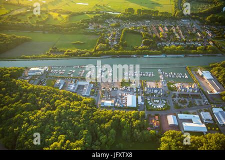 Rünthe Marina GmbH & Co. KG, Restaurant Am Yachthafen, Datteln-Hamm-Kanal, Yachten Boote,, Marina, Anlegstege, Bergkamen, Ruhr, Nordrhein-Westfa Banque D'Images