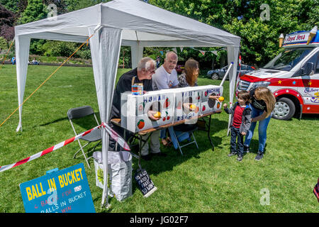 Heath Manor Park, Halifax, Angleterre. 2 juillet 2017. Les fruits de la machine à la RSPCA K9 Partie dans le parc, Carl Dickinson/Alamy Live News Dickinson/Alamy Live News Banque D'Images