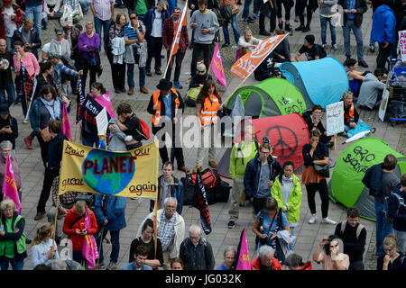 Hambourg, Allemagne. Juillet 02, 2017 meeting de protestation contre l'. sommet du G-20 en juillet 2017 / Deutschland, Hambourg, de protestation Demo gegen G20 à Hambourg Gipfel Crédit : Joerg Boethling/Alamy Live News Banque D'Images