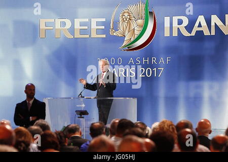 Paris, France 01/07/2017 - La grande réunion annuelle de la résistance iranienne (CNRI) a eu lieu au centre des expositions de Villepinte près de Paris. Maryam Radjavi a parlé devant plus de 100 000 personnes de la diaspora iranienne, venant de partout dans le monde. Les dirigeants politiques français et internationaux a également fait un discours à la soutenir. Banque D'Images