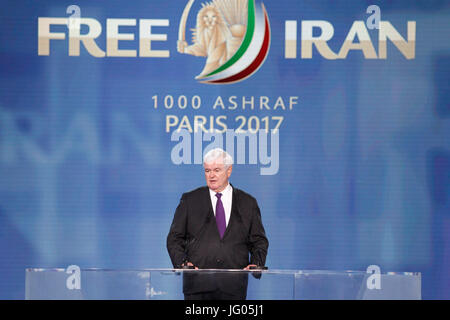 Paris, France 01/07/2017 - La grande réunion annuelle de la résistance iranienne (CNRI) a eu lieu au centre des expositions de Villepinte près de Paris. Maryam Radjavi a parlé devant plus de 100 000 personnes de la diaspora iranienne, venant de partout dans le monde. Les dirigeants politiques français et internationaux a également fait un discours à la soutenir. Banque D'Images