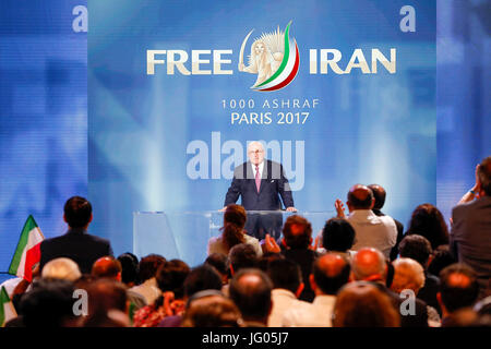 Paris, France 01/07/2017 - La grande réunion annuelle de la résistance iranienne (CNRI) a eu lieu au centre des expositions de Villepinte près de Paris. Maryam Radjavi a parlé devant plus de 100 000 personnes de la diaspora iranienne, venant de partout dans le monde. Les dirigeants politiques français et internationaux a également fait un discours à la soutenir. Banque D'Images