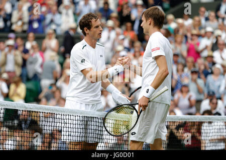 ANDY MURRAY CÉLÈBRE GAGNER ALEXANDER BUBLIK, Grande-Bretagne, le tournoi de Wimbledon 2017, 2017 Banque D'Images