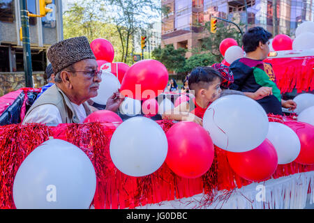 Vancouver, Canada. 30Th May, 2017. Célèbre groupe iranien d'être Canadien au Canada 150, Parade de la fête du Canada, Vancouver, Colombie-Britannique, Canada. Crédit : Michael Wheatley/Alamy Live News Banque D'Images