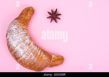 Gâteau à la forme de croissant. Ramadan l'alimentation. Studio Photo Banque D'Images