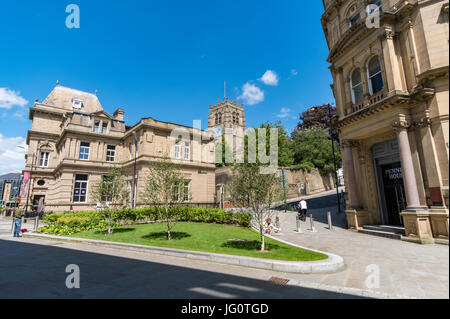 La magnifique cathédrale de Bradford, en plein cœur de la ville de Bradford, West Yorkshire, UK, été 2017 Banque D'Images