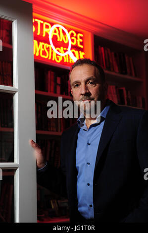 George Pelecanos dans sa maison dans le Maryland auteur écrivain directeur TV mystère du crime Banque D'Images
