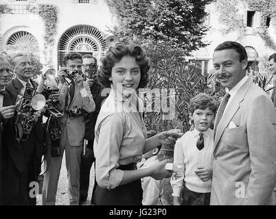 Ira et Egon von Fürstenberg avec Prince Alfonso 1955 Banque D'Images