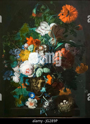Jan van Huysum - Still Life of Roses, tulipes, pivoines et autres fleurs dans un vase sculpté et un nid d'oiseaux sur une corniche Banque D'Images